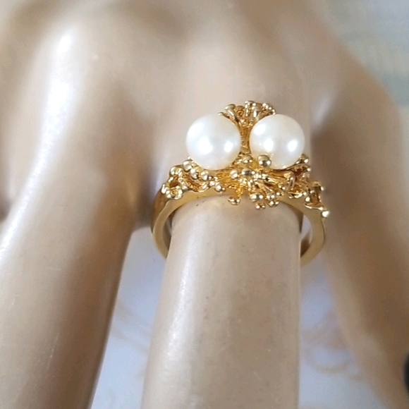 Vintage 18k Gold Dipped Faux Pearl Cocktail Ring SZ 8 - Picture 12 of 12